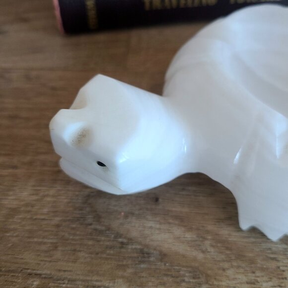 White marble ashtray turtle shape. - Picture 3 of 7